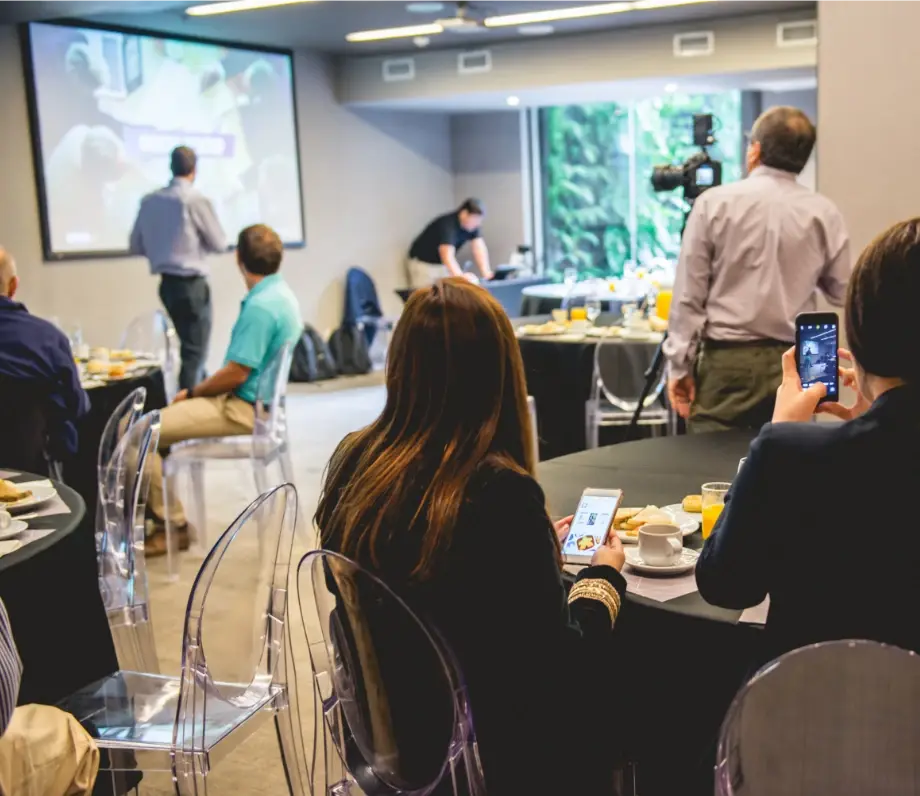 Presentation with camera streaming and people watching